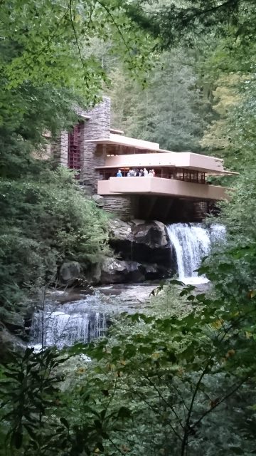 フランクロイドライト　FRANK LLOYD WRIGHT フォトフレーム 写真立て　未使用品 フランク・ロイド・ライト設計による名建築に泊まろう | ELLE DECOR